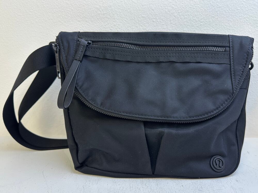 Lululemon Black All Night Festival Bag 5L